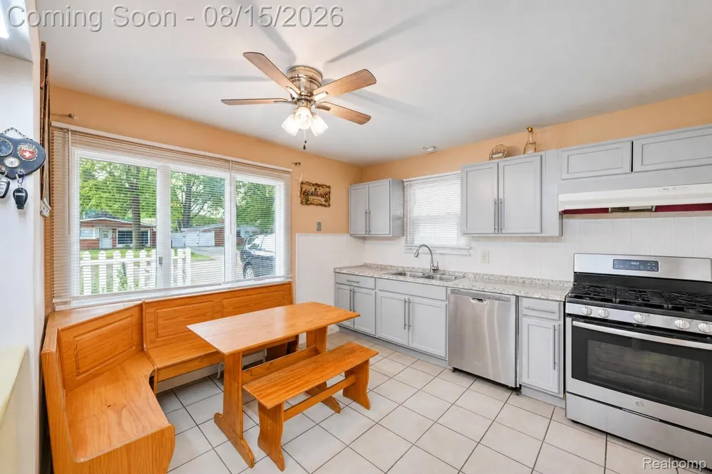 1579 Dulong Avenue Madison Heights City, MI 48071