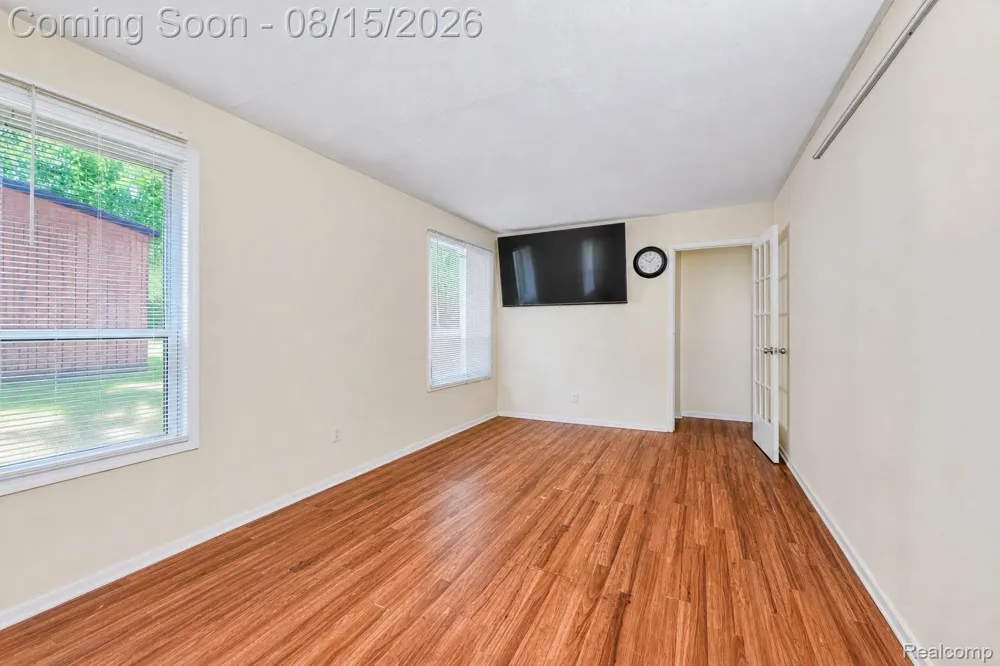 1579 Dulong Avenue Madison Heights City, MI 48071