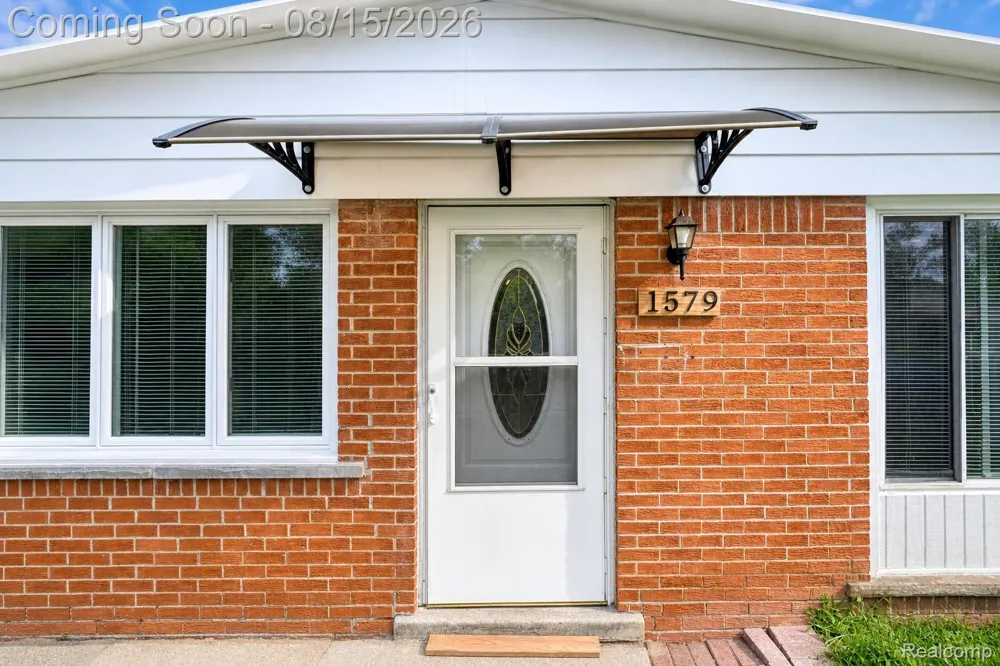 1579 Dulong Avenue Madison Heights City, MI 48071