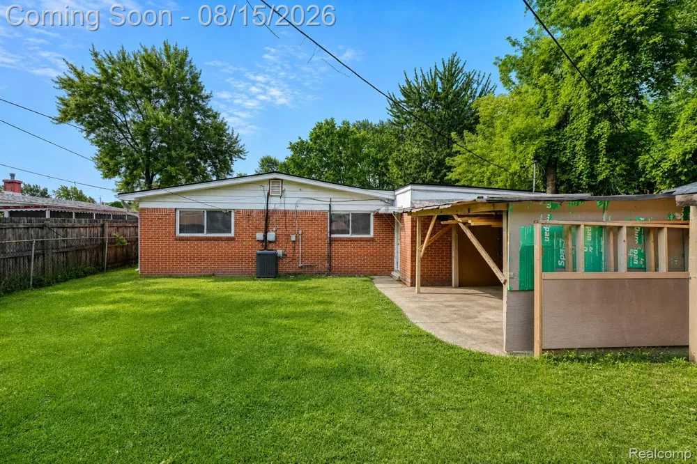 1579 Dulong Avenue Madison Heights City, MI 48071