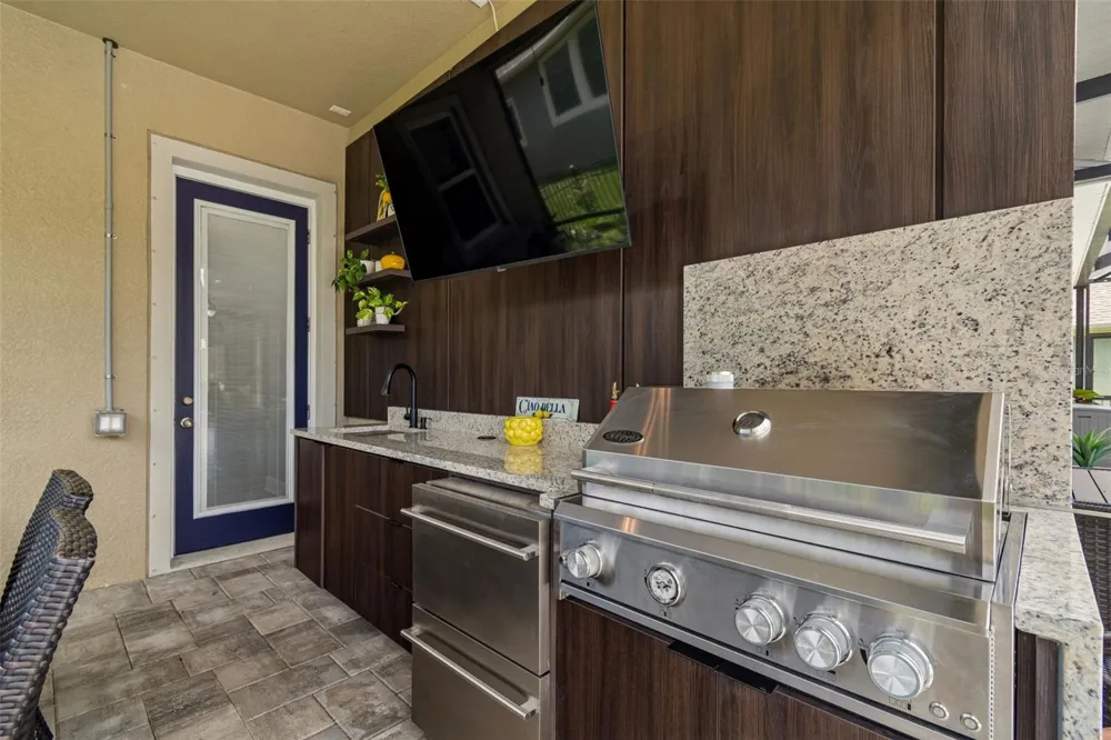 6323 HAVENSPORT DRIVE Apollo Beach, FL 33572