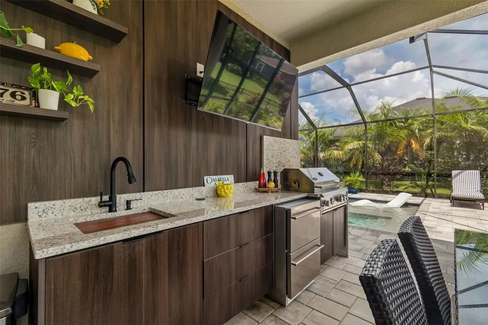 6323 HAVENSPORT DRIVE Apollo Beach, FL 33572