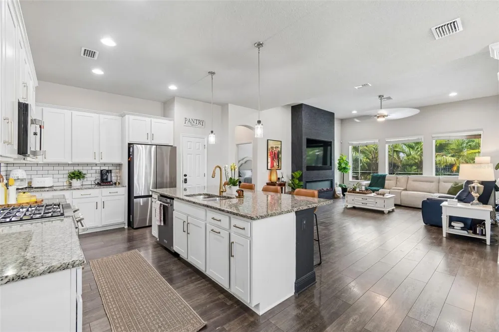 6323 HAVENSPORT DRIVE Apollo Beach, FL 33572