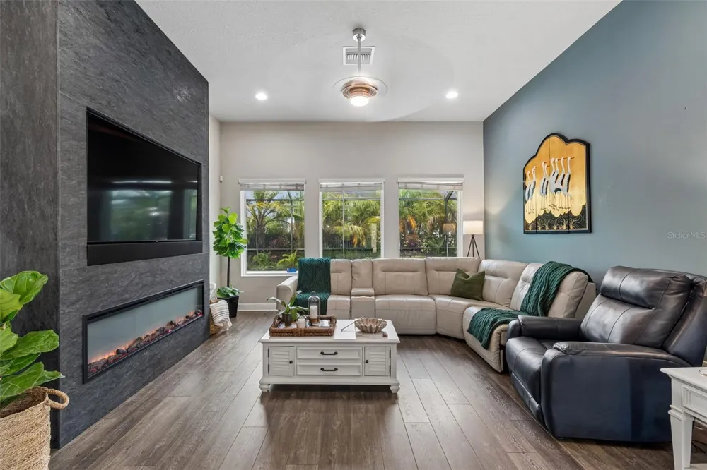 6323 HAVENSPORT DRIVE Apollo Beach, FL 33572
