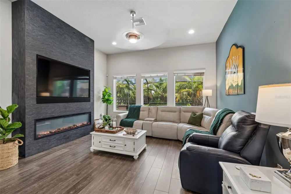 6323 HAVENSPORT DRIVE Apollo Beach, FL 33572