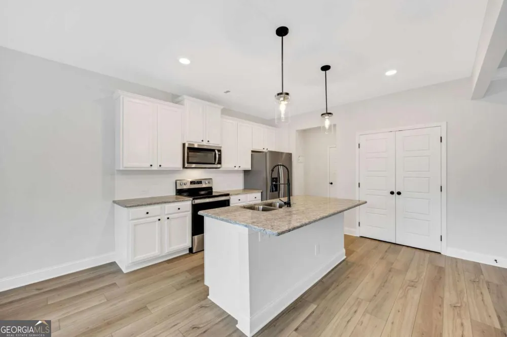 5325 Fox Hill LN Oakwood, GA 30566