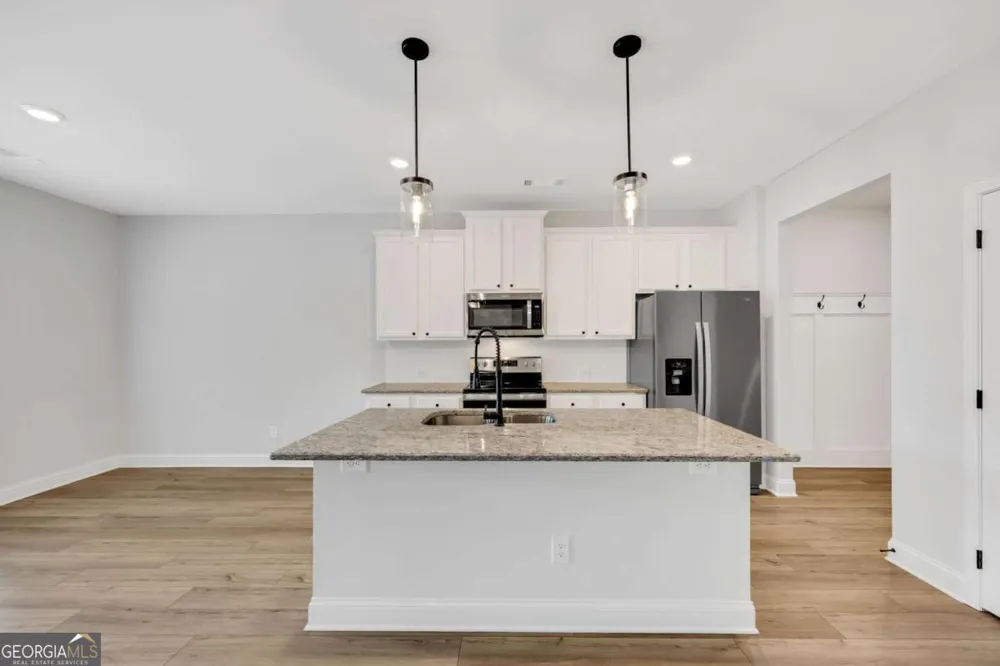 5325 Fox Hill LN Oakwood, GA 30566