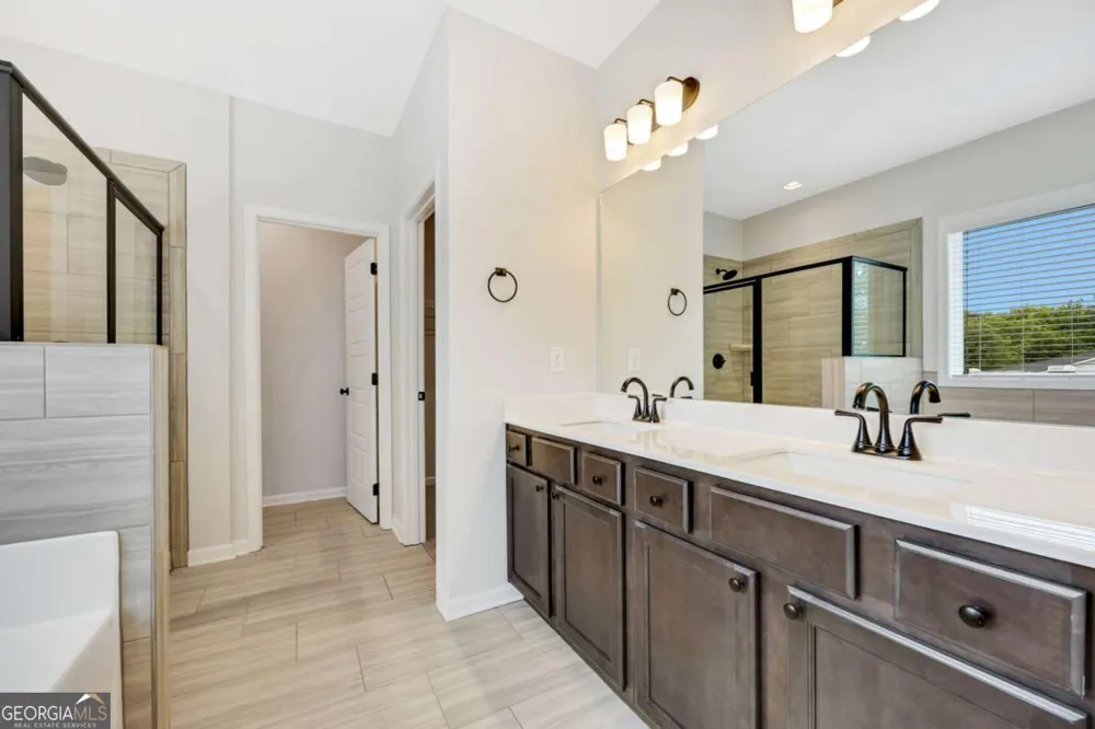 5325 Fox Hill LN Oakwood, GA 30566