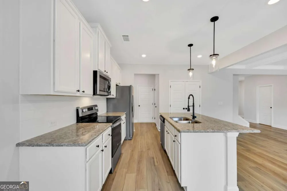 5325 Fox Hill LN Oakwood, GA 30566