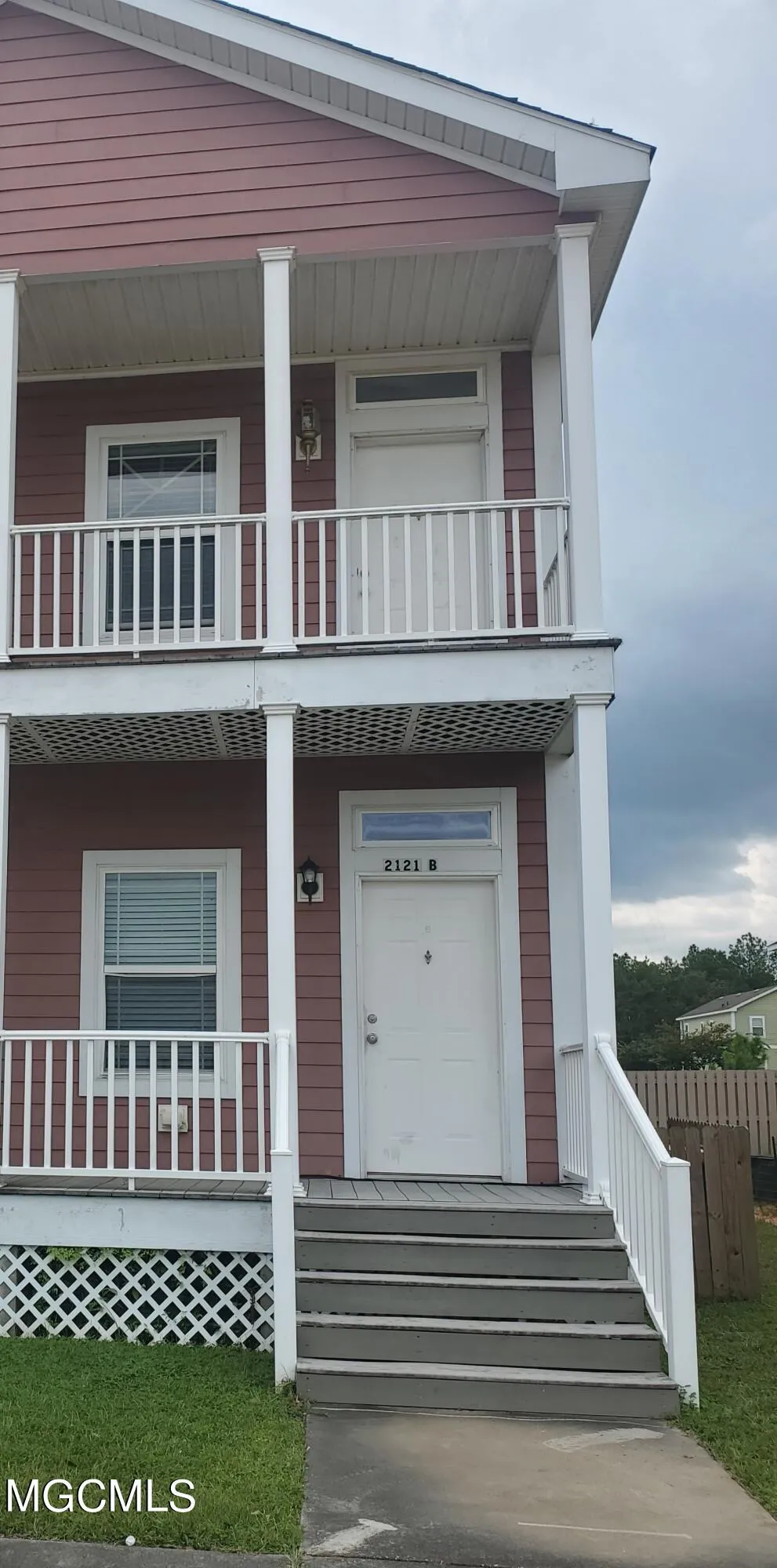 2121 Magazine Street Ocean Springs, MS 39564