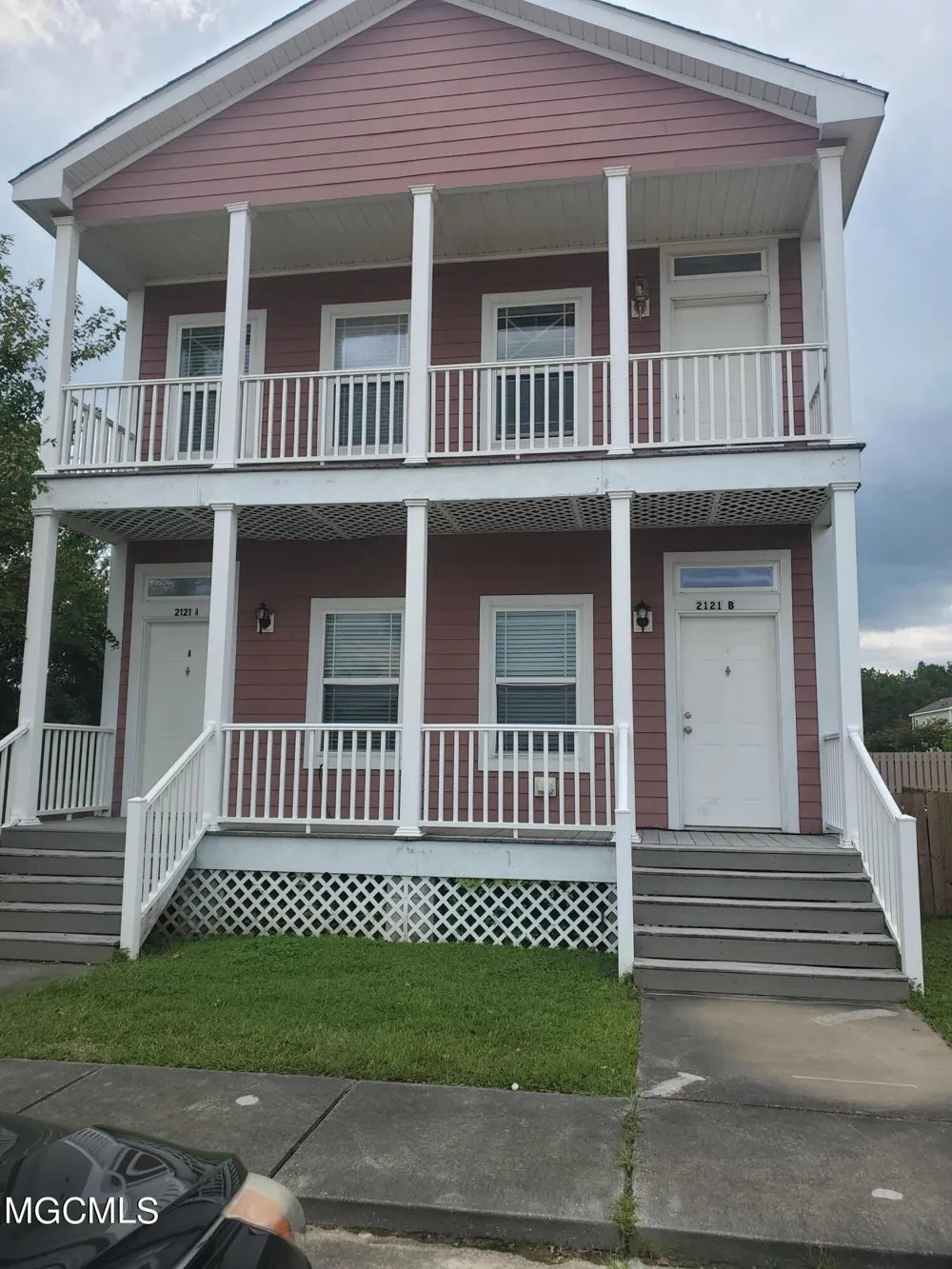 2121 Magazine Street Ocean Springs, MS 39564