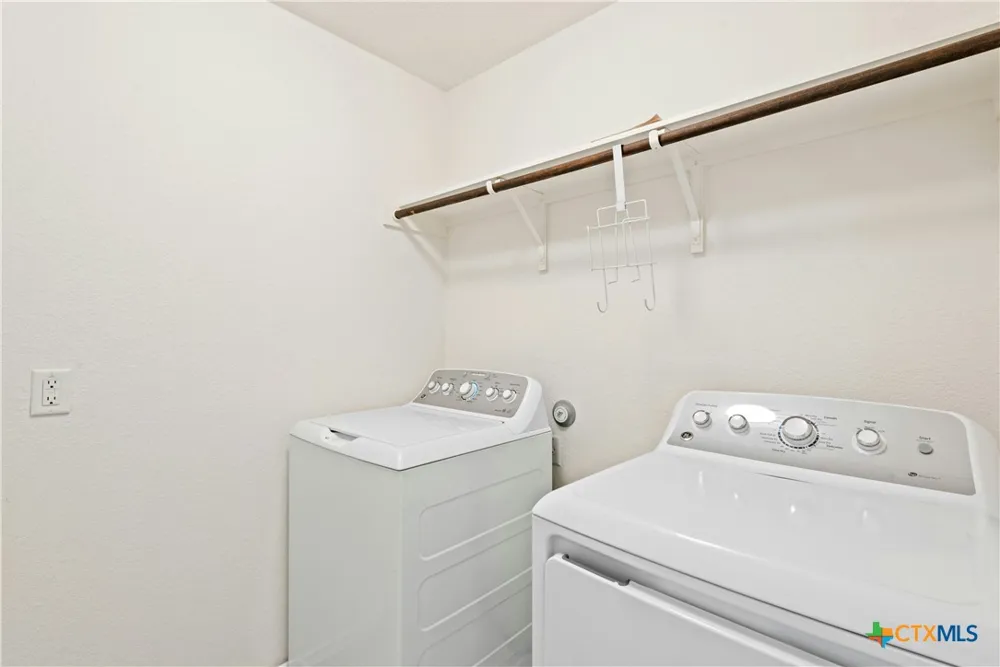 513 Circle Way Jarrell, TX 76537