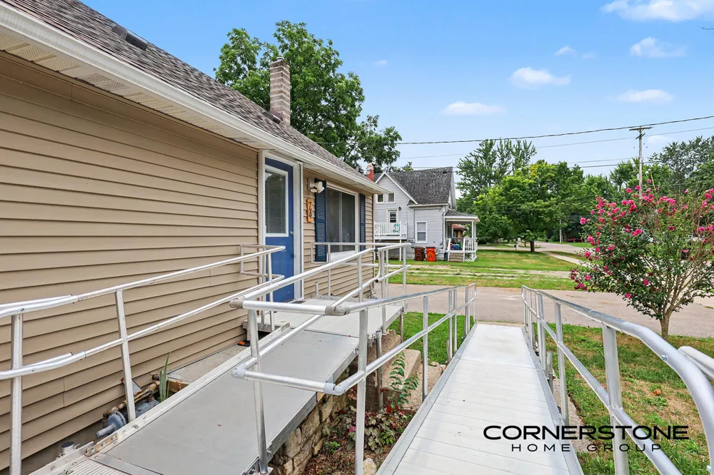 74 Park Street NE Cedar Springs, MI 49319