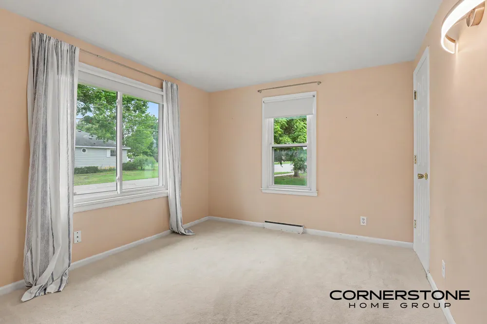 74 Park Street NE Cedar Springs, MI 49319