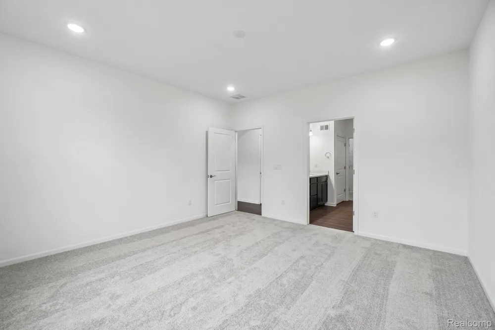 50745 Crusader Drive Macomb Township, MI 48044