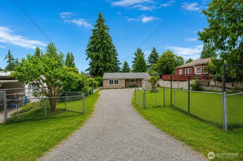 819 SW 134th Street SW Burien, WA 98146
