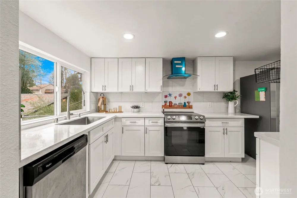 819 SW 134th Street SW Burien, WA 98146