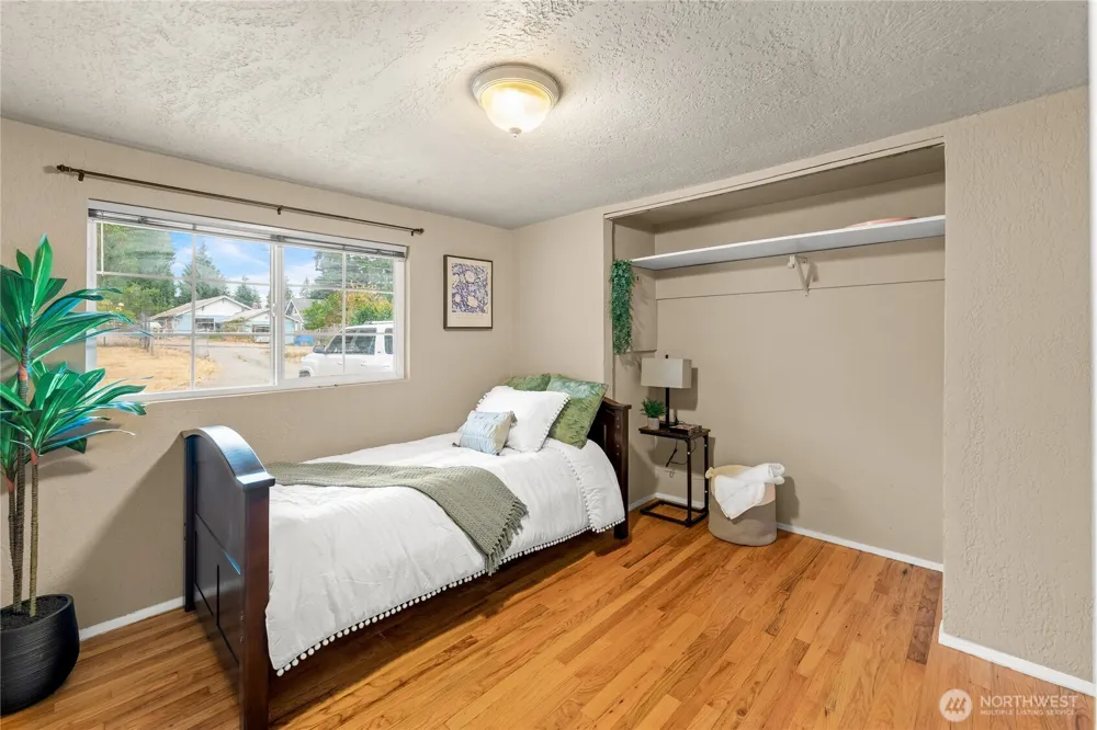 819 SW 134th Street SW Burien, WA 98146