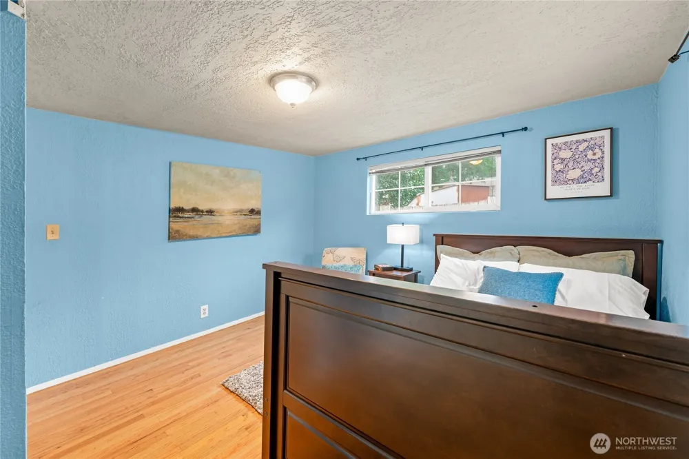 819 SW 134th Street SW Burien, WA 98146