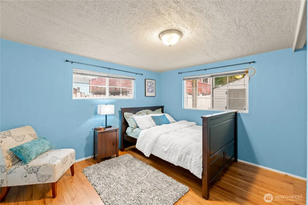 819 SW 134th Street SW Burien, WA 98146