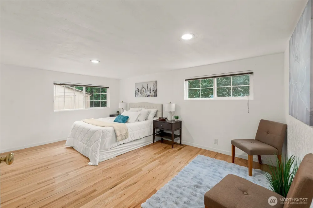819 SW 134th Street SW Burien, WA 98146