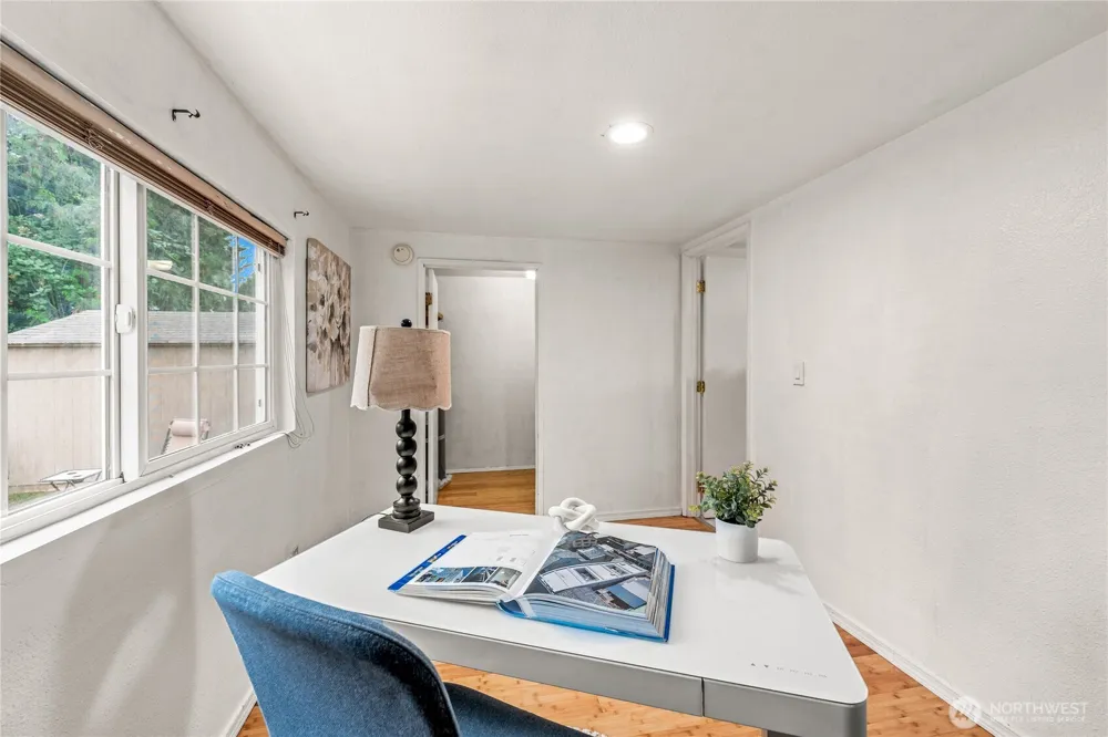 819 SW 134th Street SW Burien, WA 98146