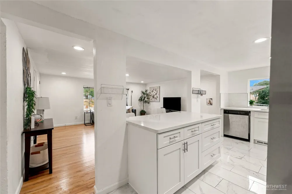 819 SW 134th Street SW Burien, WA 98146