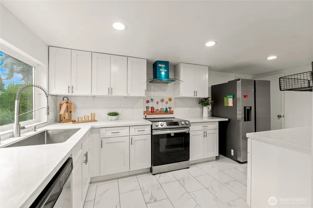 819 SW 134th Street SW Burien, WA 98146