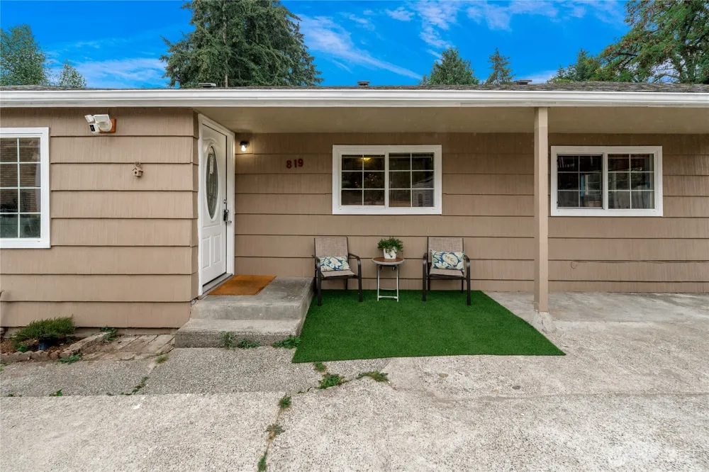 819 SW 134th Street SW Burien, WA 98146