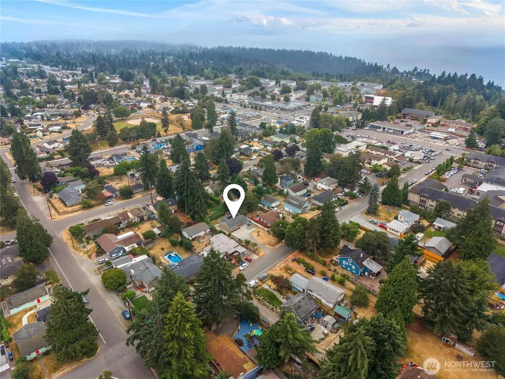 819 SW 134th Street SW Burien, WA 98146