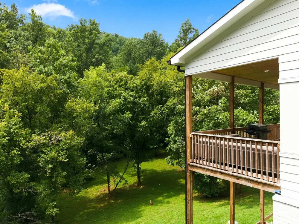 605 Harbor Dr Lancaster, TN 38569