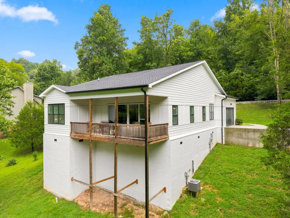 605 Harbor Dr Lancaster, TN 38569
