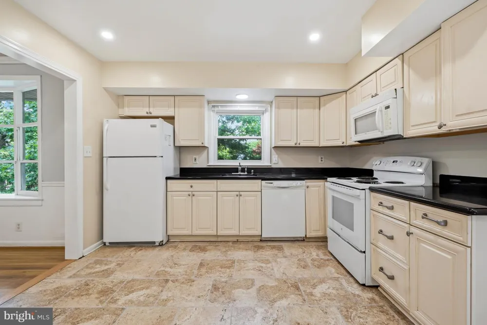 9017 SAINT ANDREWS PLACE College Park, MD 20740