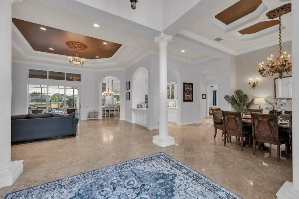 6217 KINGBIRD MANOR DRIVE Lithia, FL 33547