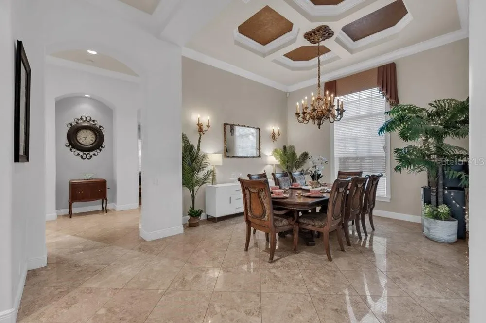 6217 KINGBIRD MANOR DRIVE Lithia, FL 33547