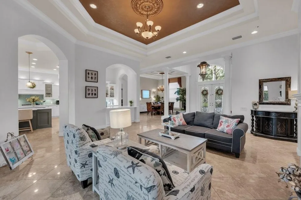 6217 KINGBIRD MANOR DRIVE Lithia, FL 33547