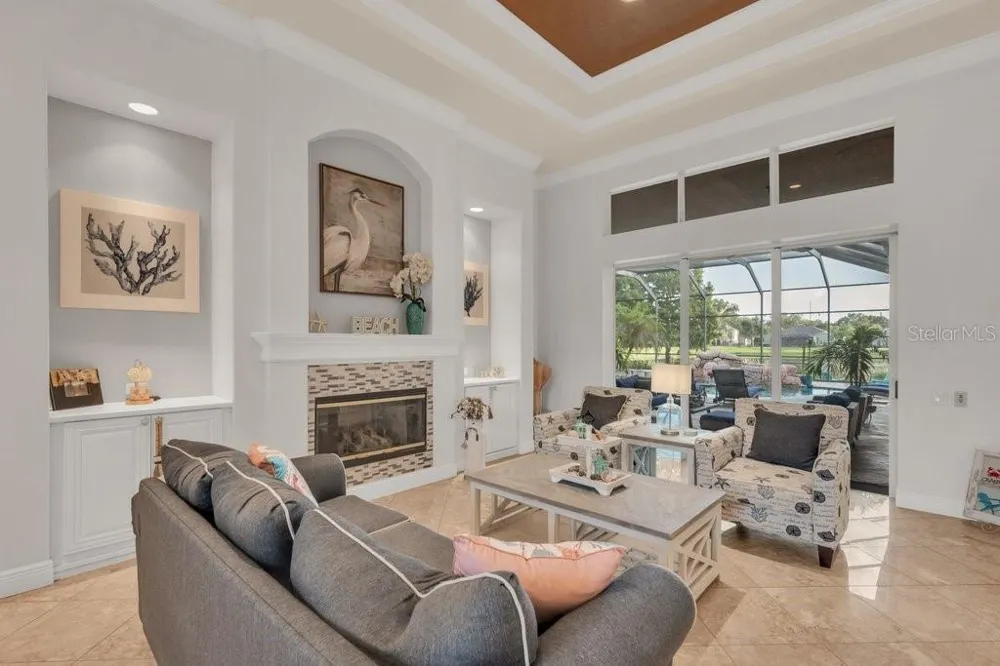 6217 KINGBIRD MANOR DRIVE Lithia, FL 33547