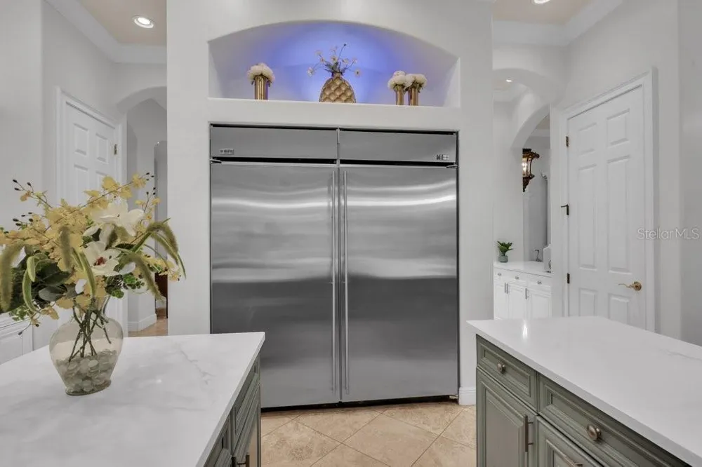 6217 KINGBIRD MANOR DRIVE Lithia, FL 33547