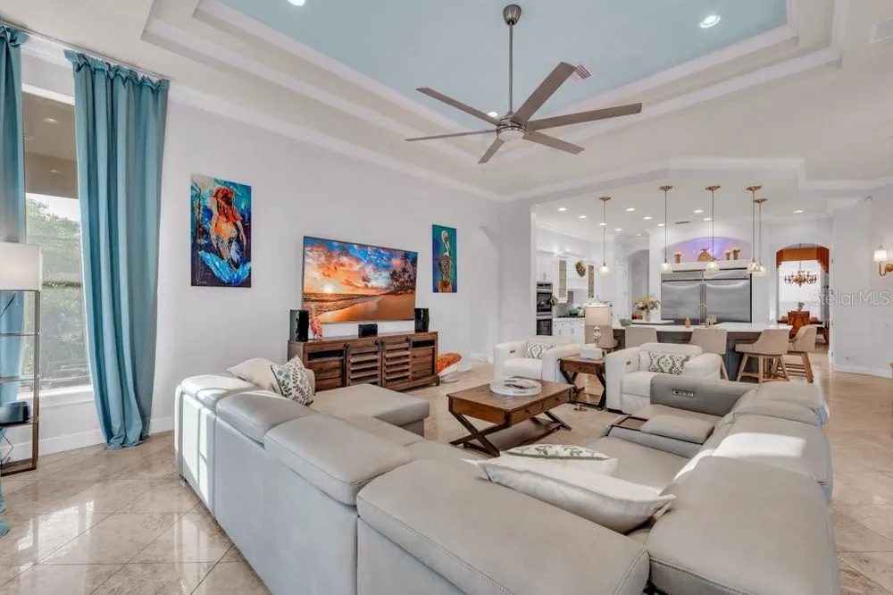 6217 KINGBIRD MANOR DRIVE Lithia, FL 33547