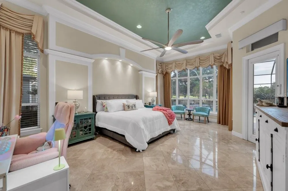 6217 KINGBIRD MANOR DRIVE Lithia, FL 33547