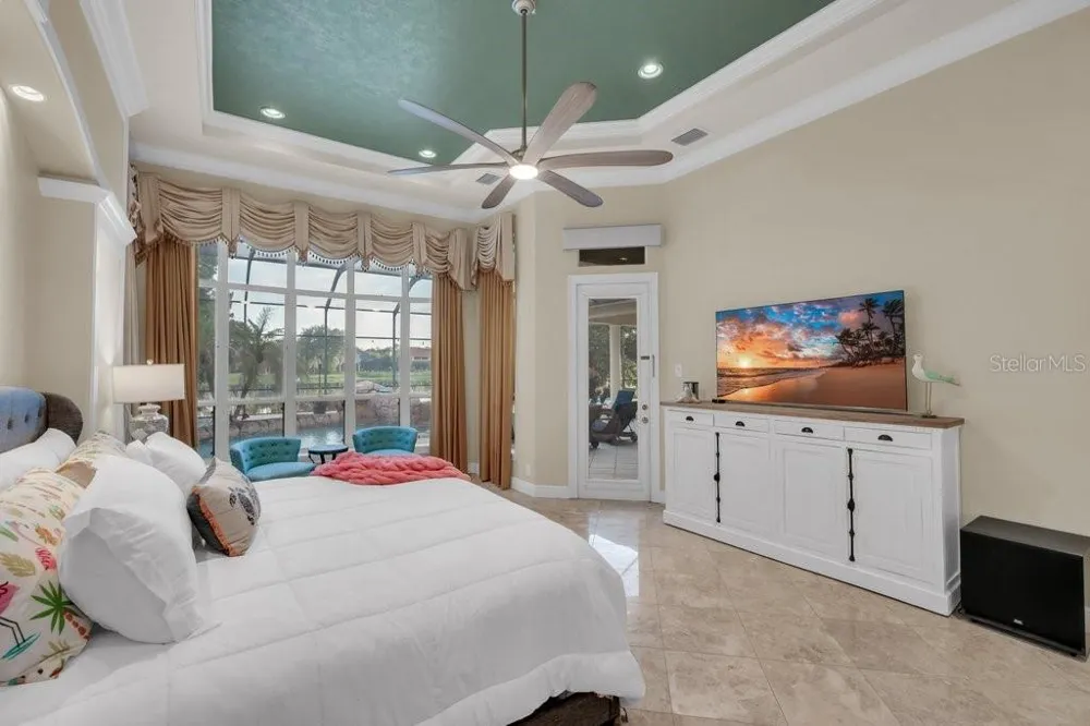 6217 KINGBIRD MANOR DRIVE Lithia, FL 33547