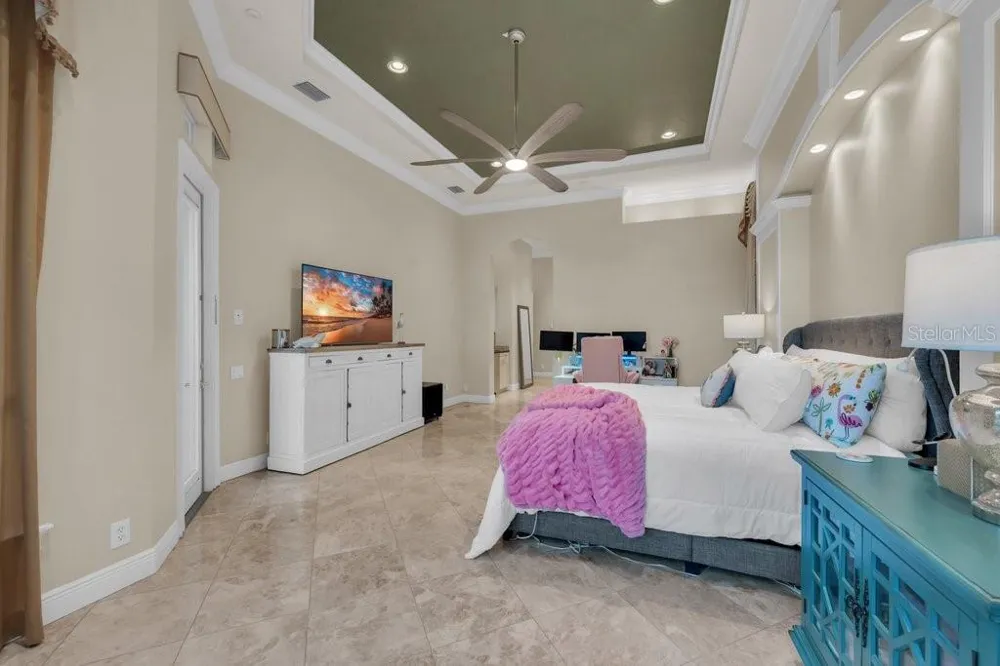 6217 KINGBIRD MANOR DRIVE Lithia, FL 33547