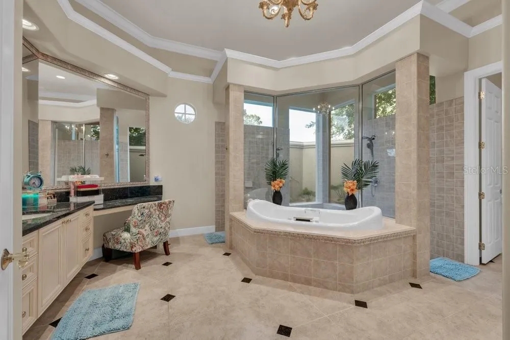 6217 KINGBIRD MANOR DRIVE Lithia, FL 33547
