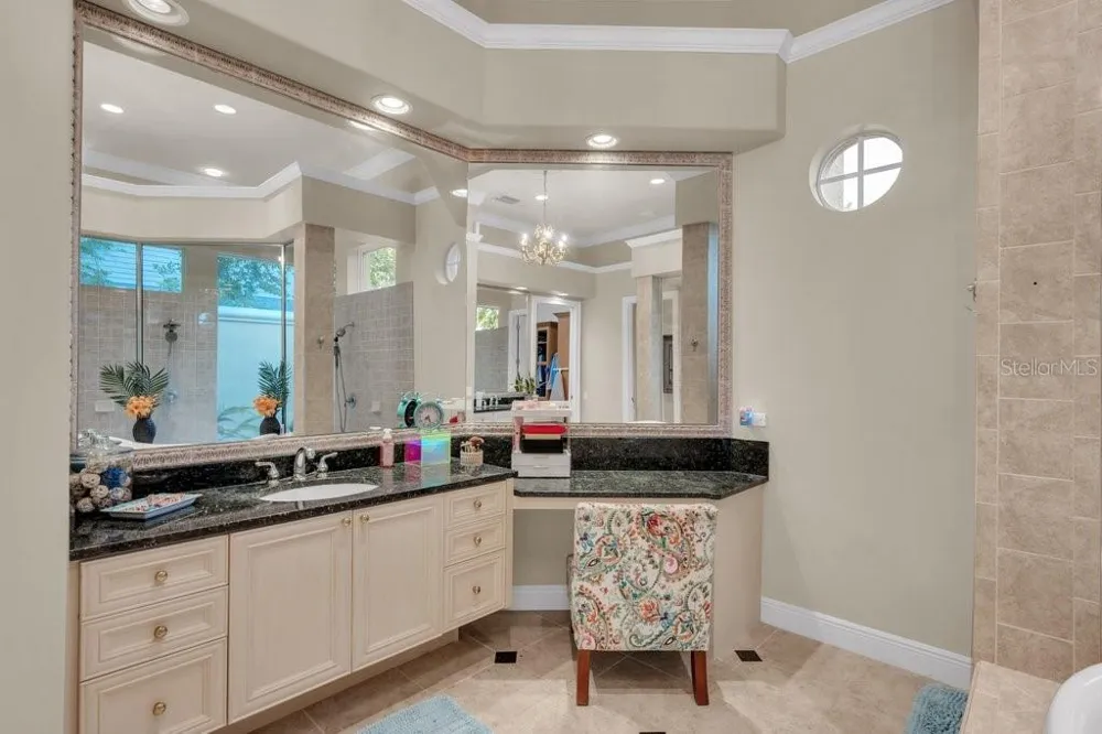 6217 KINGBIRD MANOR DRIVE Lithia, FL 33547