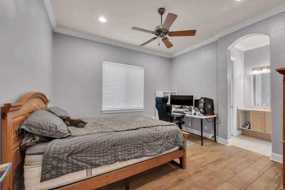 6217 KINGBIRD MANOR DRIVE Lithia, FL 33547