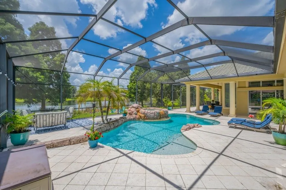 6217 KINGBIRD MANOR DRIVE Lithia, FL 33547