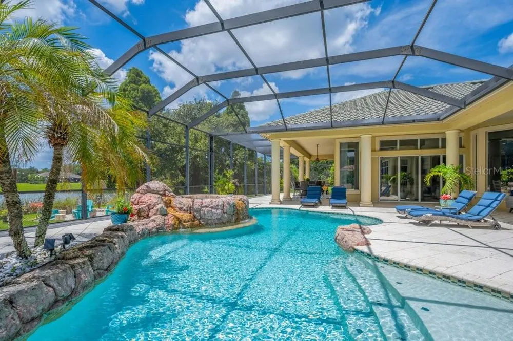 6217 KINGBIRD MANOR DRIVE Lithia, FL 33547