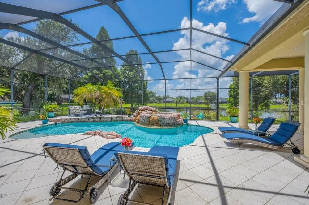 6217 KINGBIRD MANOR DRIVE Lithia, FL 33547