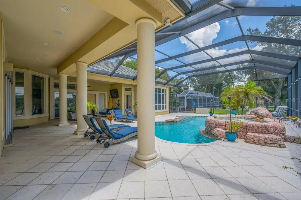 6217 KINGBIRD MANOR DRIVE Lithia, FL 33547