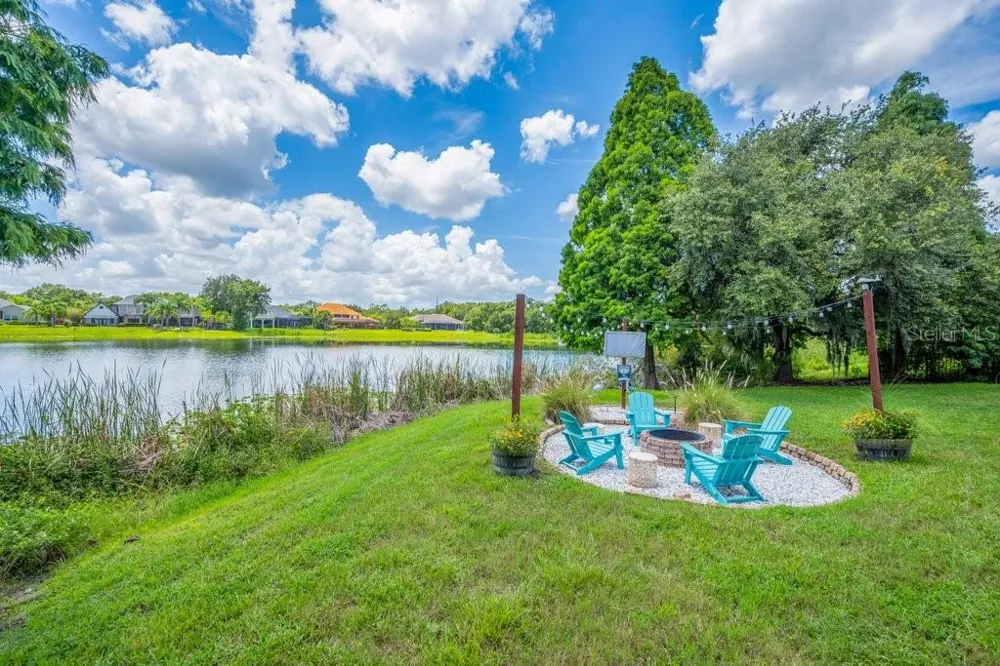 6217 KINGBIRD MANOR DRIVE Lithia, FL 33547